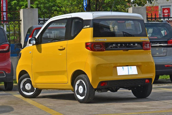 รถมินิ EV 120-170KM Wuling Ev Car 3 ประตู 4 ที่นั่งขนาดกะทัดรัด