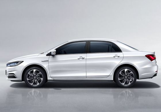 4 ประตู 5 ที่นั่ง BYD EV รถ Byd Qin Ev 400-450KM นั่งสบาย