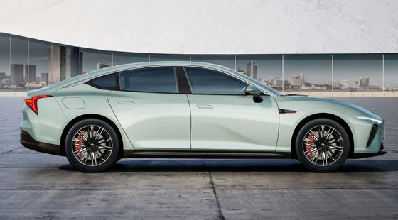 650-715KM Nezha Automobile Nezha S รถยนต์ไฟฟ้าขนาดกลางขนาดใหญ่