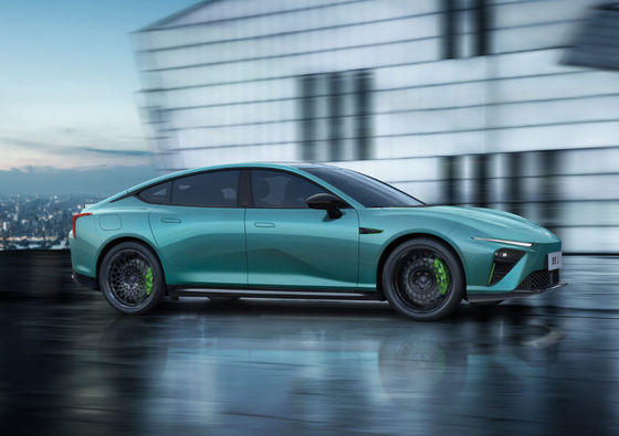 650-715KM Nezha Automobile Nezha S รถยนต์ไฟฟ้าขนาดกลางขนาดใหญ่