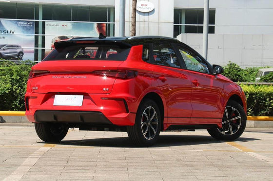 E2 BYD EV รถ รถซีดานขนาดกะทัดรัด BYD Electric Car 301-401KM 5 ที่นั่ง