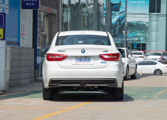 Pure Electric S60EV Dongfeng Ev รถ 415KM พร้อม 4 ประตู 5 ที่นั่ง