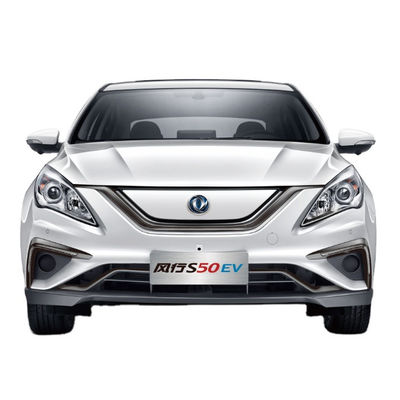 Fengxing S50 Dongfeng Motor Electric Vehicle 415KM ขนาดกะทัดรัด 4 ประตู 5 ที่นั่ง