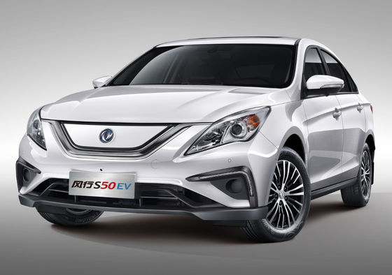 Fengxing S50 Dongfeng Motor Electric Vehicle 415KM ขนาดกะทัดรัด 4 ประตู 5 ที่นั่ง