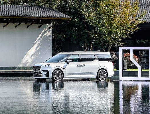 5 ประตู 6 ที่นั่ง Zeekr 009 Electric Minivan Long Range 702-822KM
