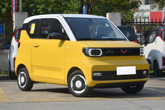 Pure Electric Gm Wuling Mini Ev 120-170KM ขนาดกะทัดรัด Easy Park