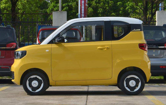 Pure Electric Gm Wuling Mini Ev 120-170KM ขนาดกะทัดรัด Easy Park