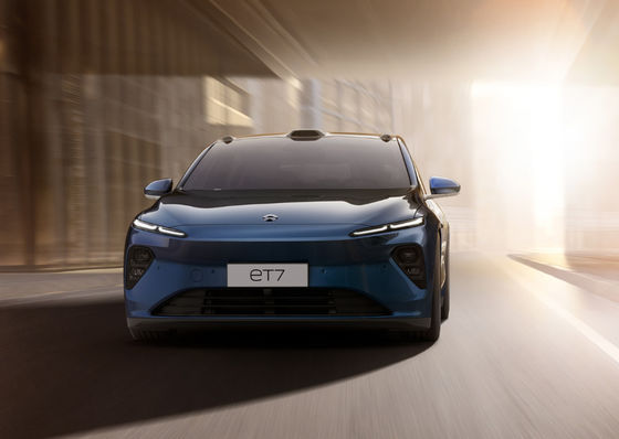 450-580KM NIO ET7 รถยนต์ไฟฟ้าขนาดกลาง Suv แบตเตอรี่ลิเธียม Ternary