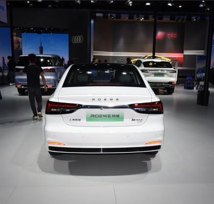0.5H การชาร์จด่วน SAIC มอเตอร์รถยนต์ไฟฟ้า Roewe I6 MAX EV 502-605KM