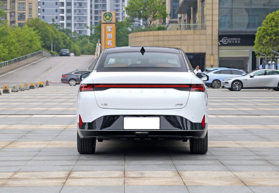 XiaoPeng P5 2022 450-550KM รถยนต์ไฟฟ้าขนาดกะทัดรัด 4 ประตู 5 ที่นั่ง