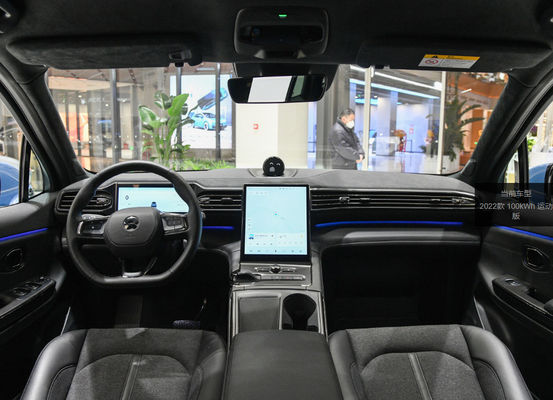 EC6 NIO รถยนต์ไฟฟ้าขนาดกลาง Suv 465-615KM พร้อม 5 ประตู 5 ที่นั่ง