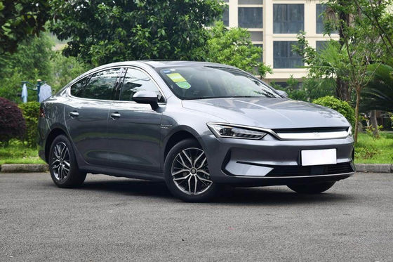 400-600KM Compact Byd Qin Plus Ev 4 ประตู 5 ที่นั่งประสิทธิภาพสูง