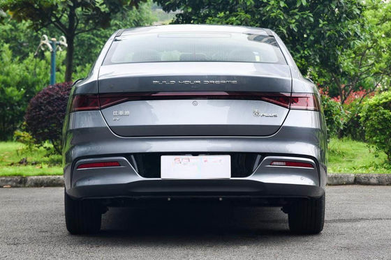 400-600KM Compact Byd Qin Plus Ev 4 ประตู 5 ที่นั่งประสิทธิภาพสูง