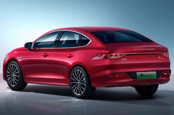 400-600KM Compact Byd Qin Plus Ev 4 ประตู 5 ที่นั่งประสิทธิภาพสูง