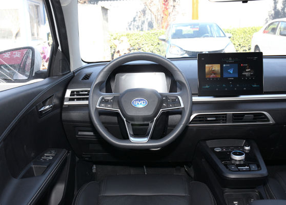 E3 Byd Sedan รถยนต์ไฟฟ้ามาตรฐานอย่างเป็นทางการ 401KM 4 ประตู 5 ที่นั่ง