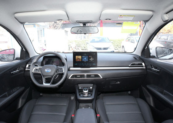 E3 Byd Sedan รถยนต์ไฟฟ้ามาตรฐานอย่างเป็นทางการ 401KM 4 ประตู 5 ที่นั่ง
